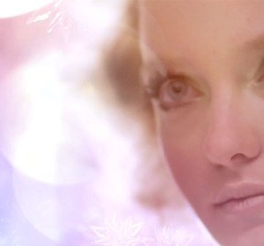 “Be the Star” Dazzle with Swarovski this Christmas!