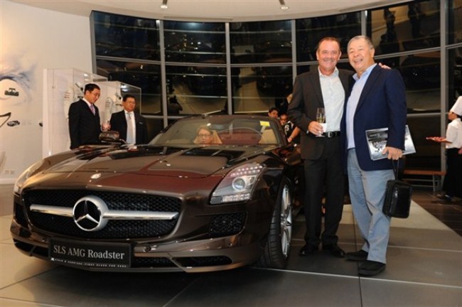 WTFSG-mercedes-benz-debuts-sls-amg-roadster-singapore-launch-Wolfgang-Huppenbauer-Dr-Henry-Tay