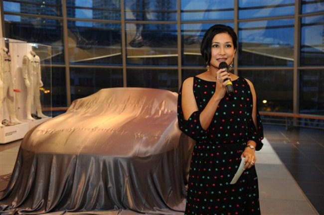 WTFSG-mercedes-benz-debuts-sls-amg-roadster-singapore-launch-Yasmin-Abdolhamid