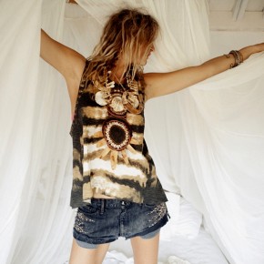 WTFSG-05_leila-feather-tee-0388