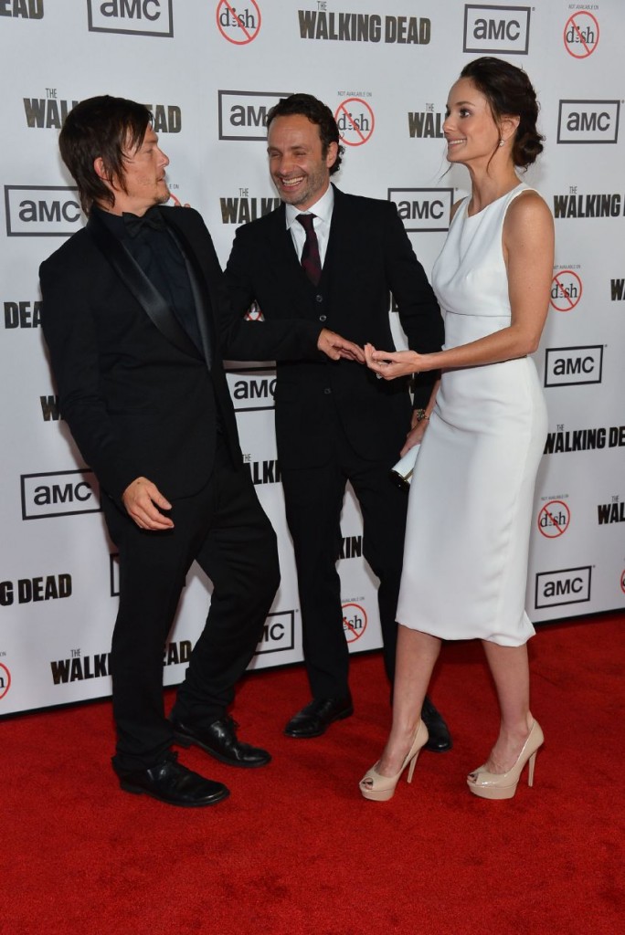 WTFSG-Sarah-Wayne-Callies-The-Walking-Dead-season-3-premiere-in-Universal-City-4