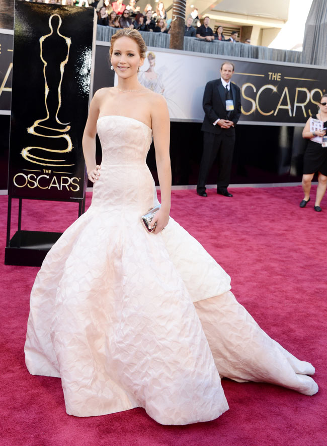 WTFSG-jennifer-lawrence-dior-haute-couture-85th-academy-awards-2