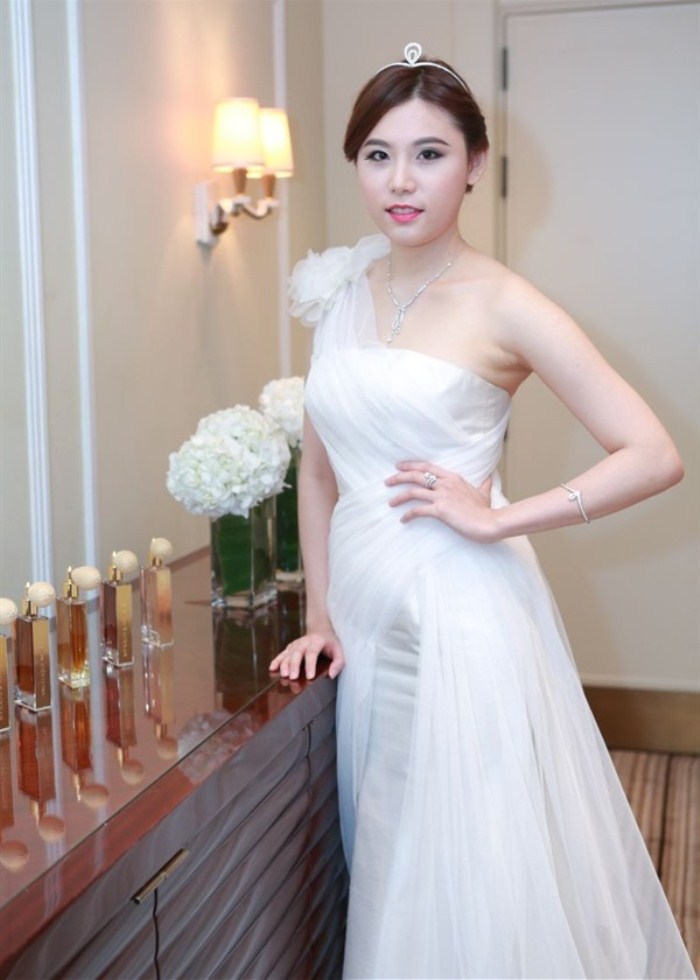 WTFSG_Chaumet-2014-Shanghai-International-Debutante-Ball_Iris-Tsai_Josephine-Tiara
