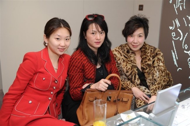 WTFSG_chaumet-reopens-elements-boutique-hong-kong_guests