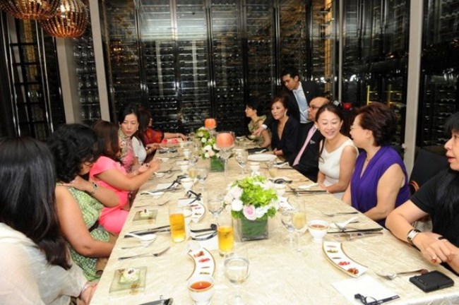 WTFSG_mothers-day-singapore-harry-winston_St-Regis-Hotel