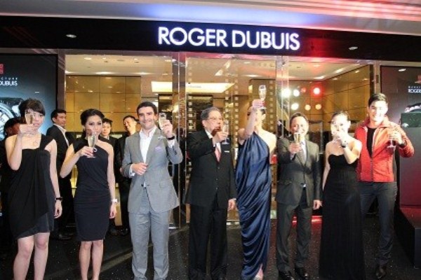 WTFSG_roger-dubuis-opens-thai-flagship-bangkok_toast