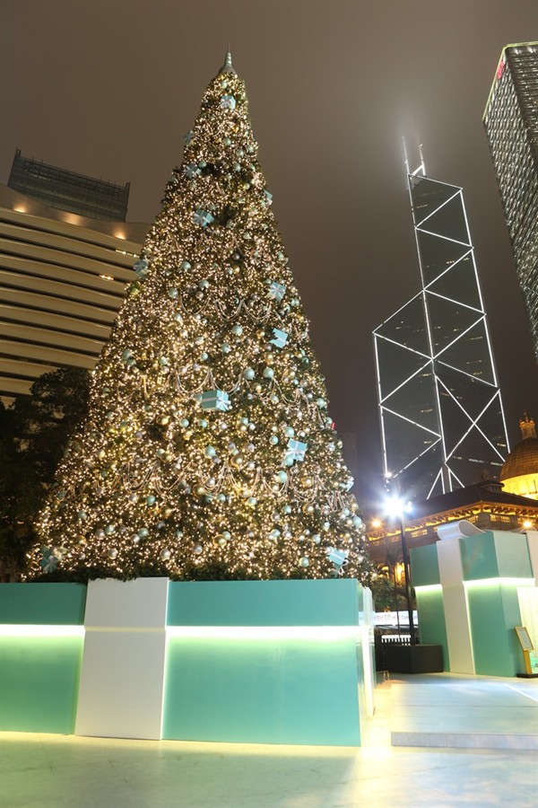 WTFSG_brilliant-tiffany-winter-holiday-hong-kong_Christmas-Tree