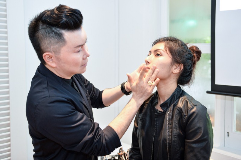 WTFSG_olay-total-effects-pore-minimizing-cc-cream-launch_Yuan-Sng_makeup