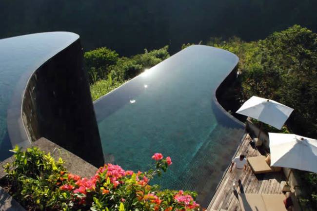 WTFSG_top-10-hotel-pools-in-the-world_hanging-gardens-ubud_Bali