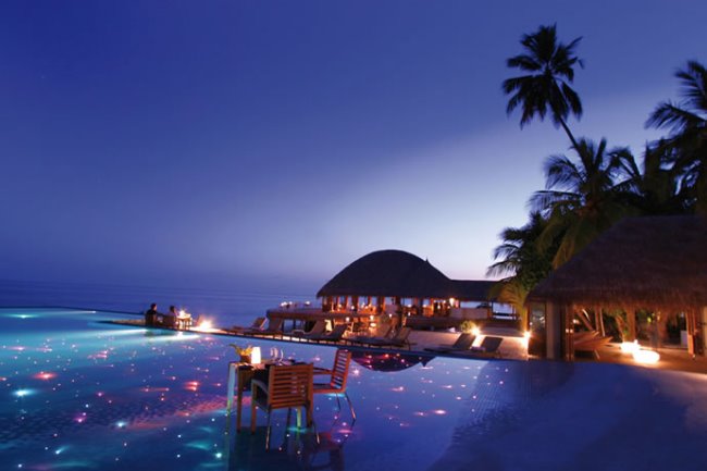 WTFSG_top-10-hotel-pools-in-the-world_huvafen-fushi-resort_maldives