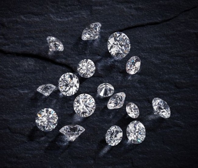 WTFSG_bonhams-hk-to-auction-a-flawless-collection-of-hearts-and-arrows-diamonds