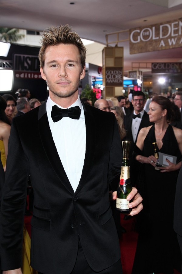 WTFSG_moet-chandon-toast-for-a-cause-celebrities_Ryan-Kwanten