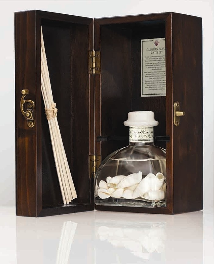 WTFSG_crabtree-evelyn-caribbean-island-water-lily-fragrance-reed-diffuser