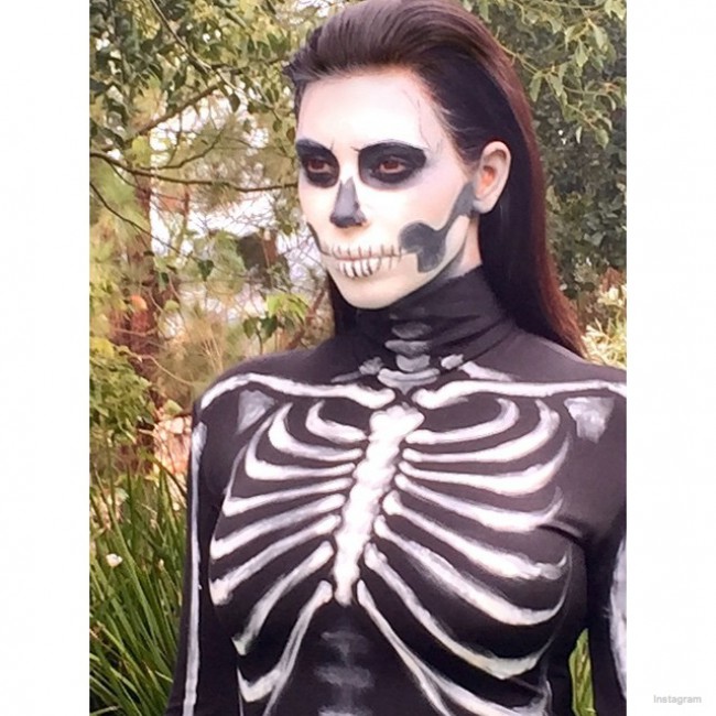 WTFSG_kim-kardashian-skeleton-halloween
