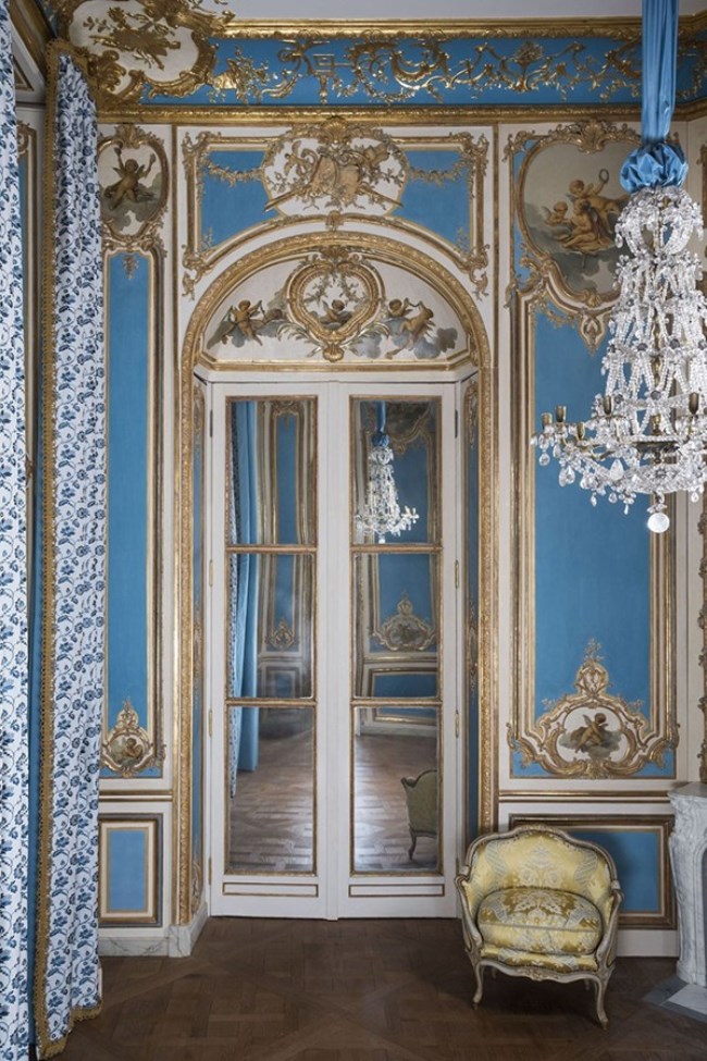 Gold and Glitz: The Restored From Louis XIV to Louis XVI rooms