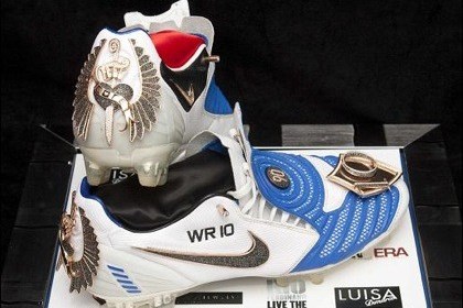WTFSG_gem-studded-football-boots-sell-623000_2
