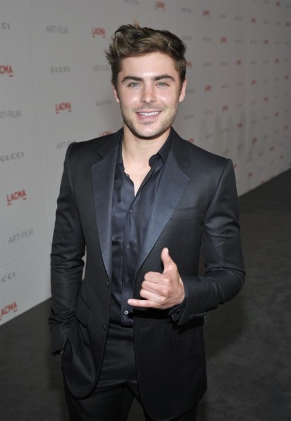 WTFSG_gucci-los-angeles-county-museum-arts-gala_Zac-Efron-Suit-Tuxedo