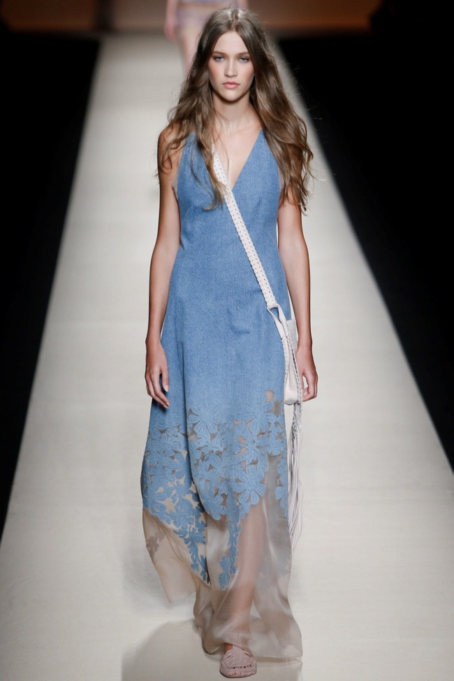 WTFSG_alberta-ferretti-2015-spring-summer-runway-show_Luxe-Denim