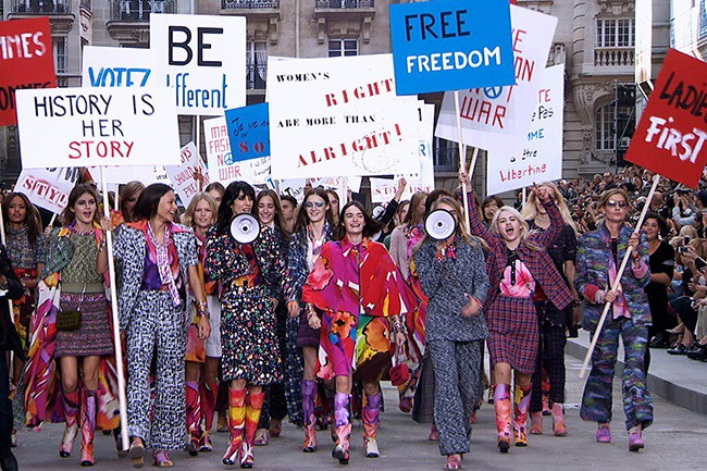 WTFSG_chanel-finale-feminism-spring-2015