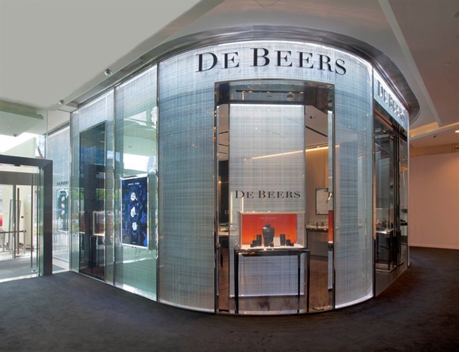 WTFSG_de-beers-opens-first-shanghai-store_4