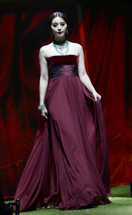 WTFSG_sortilge-de-cartier-the-magic-of-the-stones-gala-bash_Fan-Bingbing-dress
