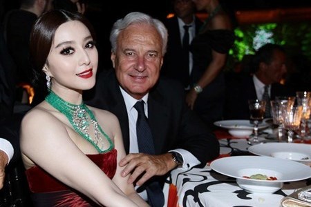 WTFSG_sortilge-de-cartier-the-magic-of-the-stones-gala-bash_Fan-Bingbing-red-dress