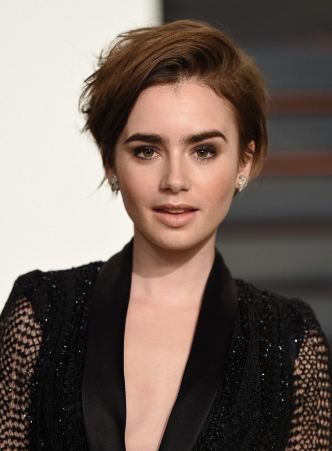 WTFSG_celebrity-pixie-haircut_lily-collins