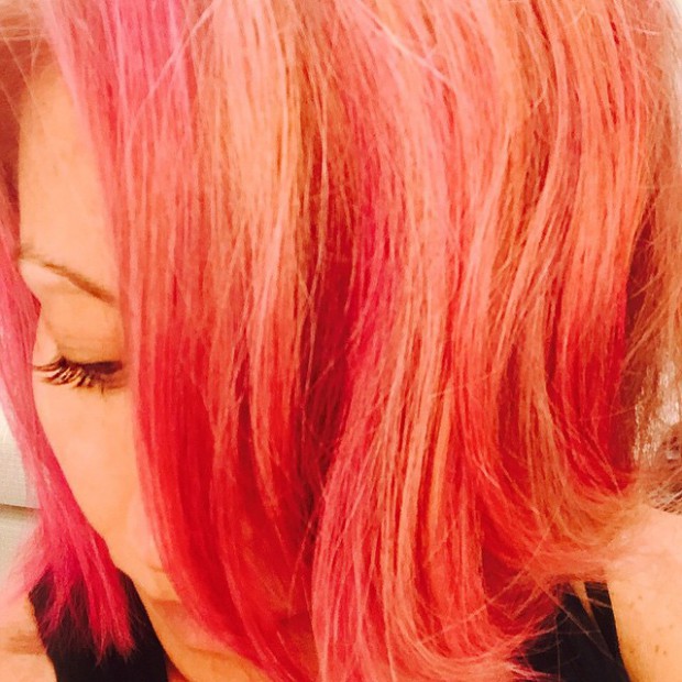 WTFSG_Kelly-Ripa-Pink-Hair_2