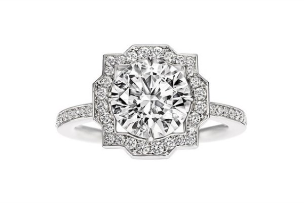WTFSG_guide-how-to-buy-a-diamond-engagement-ring_Harry-Winston_Belle-Collection