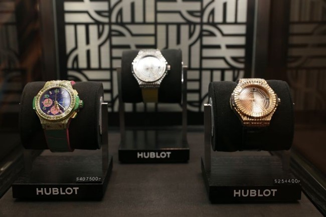 WTFSG_hublot-auctions-big-bang-caviar-steel-diamonds-charity_2