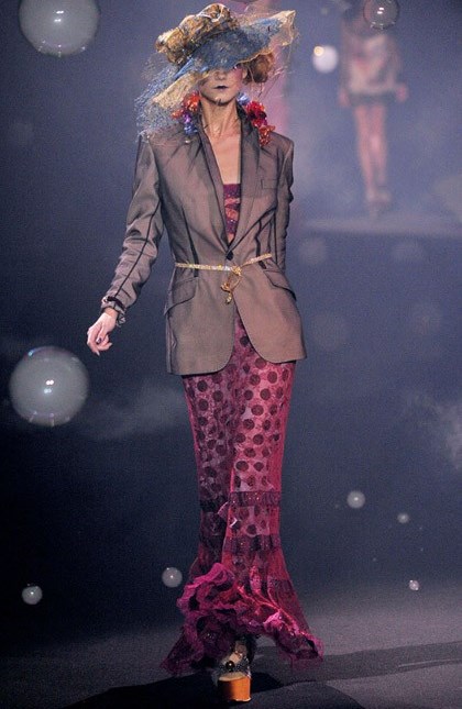 WTFSG_john-galliano-spring-summer-2010-rtw-show_7