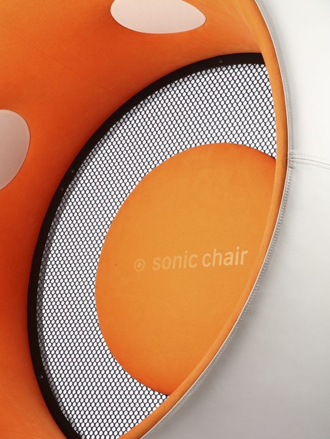 WTFSG_sit-inside-a-sound-system-sonic-chair_6