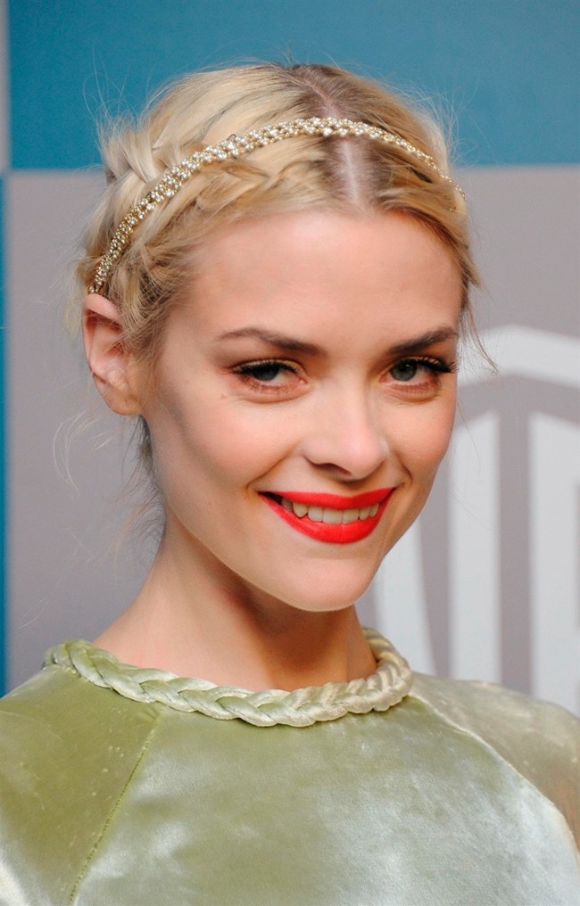 WTFSG_van-cleef-arpels-golden-globes-2012_Jaime-King_2