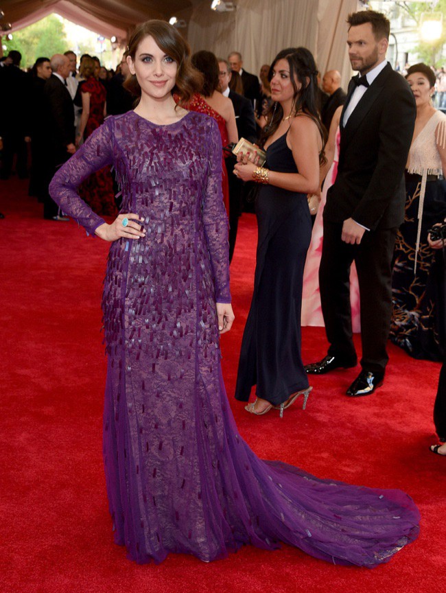 WTFSG_2015-met-gala-red-carpet-style_allison-brie