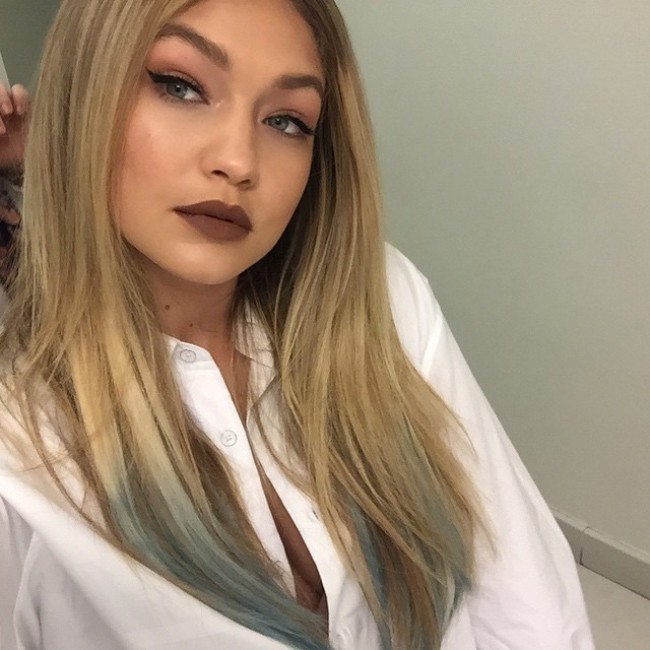 WTFSG_Gigi-Hadid-Blue-Hair