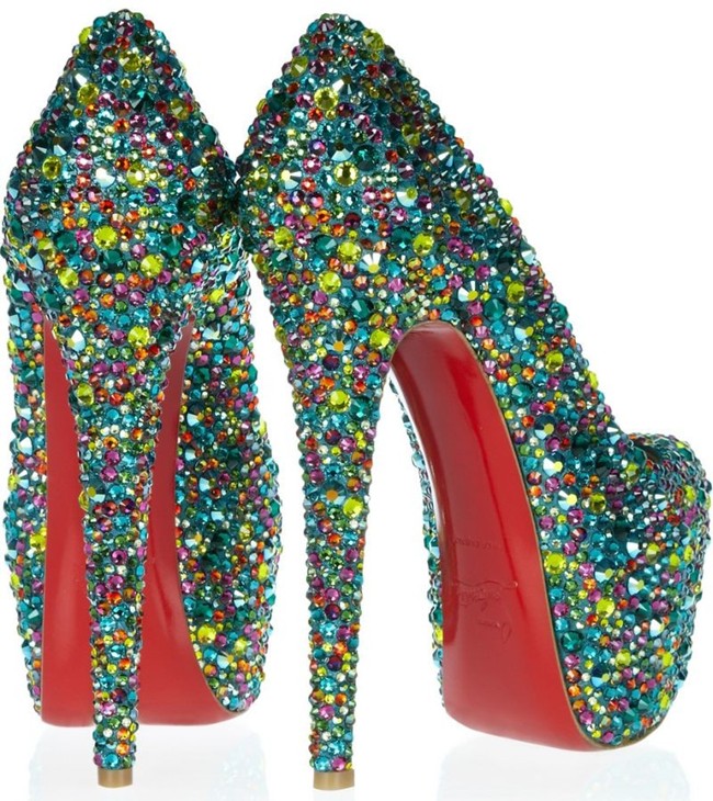 WTFSG_iconic-style-christian-louboutins-daffodile-160-crystal-embellished-leather-pumps_2