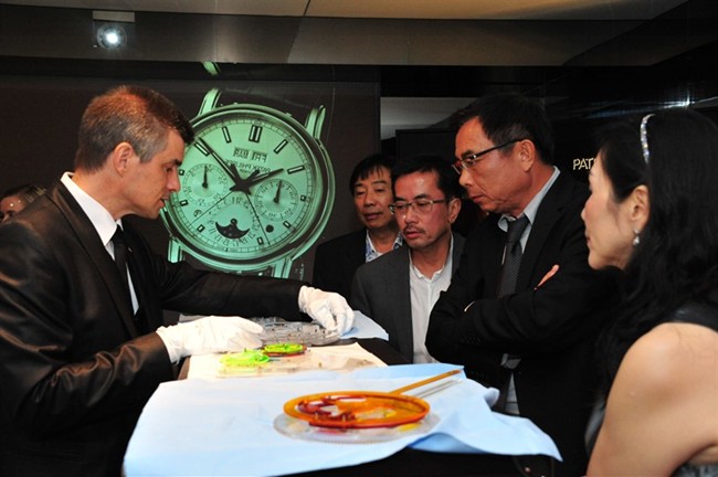 WTFSG_patek-philippe-chronographs-exhibition-singapore_13