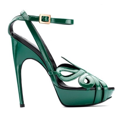 WTFSG_roger-vivier-a-princess-to-be-queen-capsule-collection_2