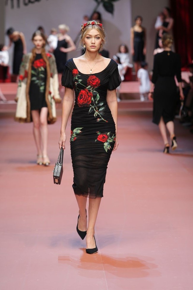 WTFSG_dolce-gabbana-women-fall-winter-2015_13