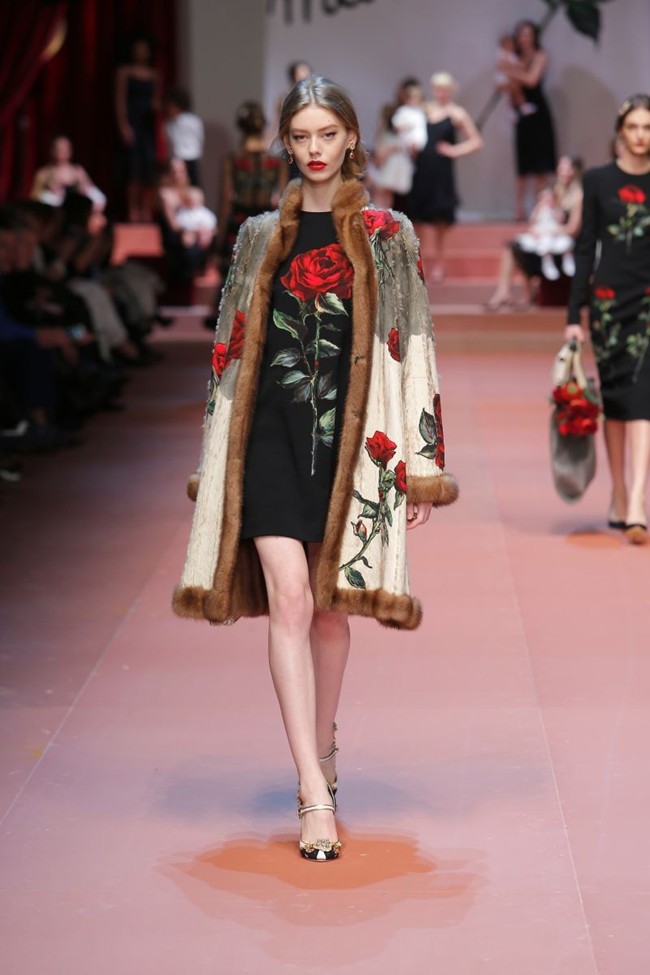 WTFSG_dolce-gabbana-women-fall-winter-2015_14