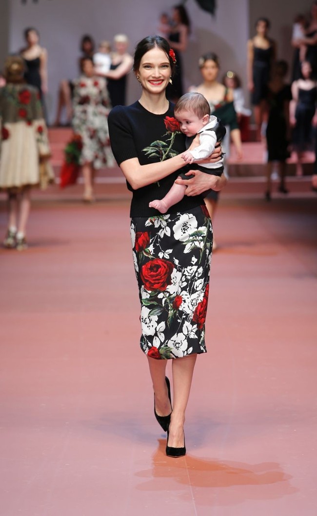 WTFSG_dolce-gabbana-women-fall-winter-2015_15