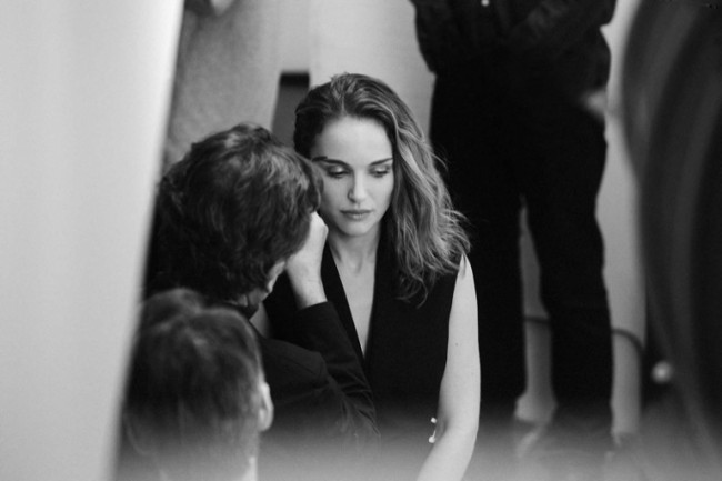 WTFSG_natalie-portman-diorskin-forever-2016-makeup-BTS_1