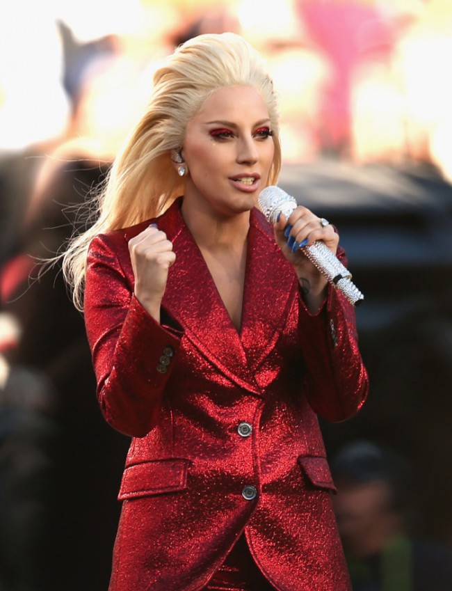 WTFSG_Lady-Gaga-Red-Gucci-Pantsuit-2016-Super-Bowl3