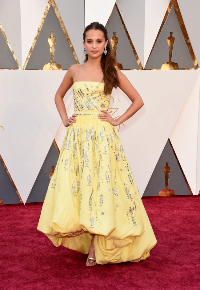 WTFSG_Alicia-Vikander-2016-Oscars-Yellow-Louis-Vuitton-Dress