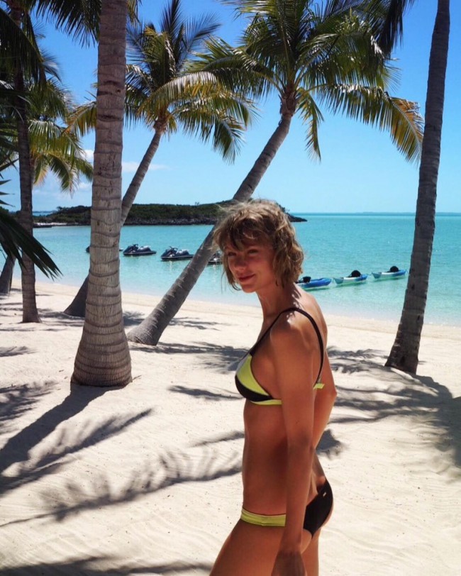 WTFSG_taylor-swift-bikini-style-instagram-2016_5