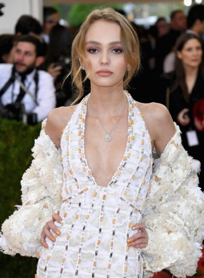 WTFSG_Lily-Rose-Depp-Chanel-Dress-2016-Met-Gala_2