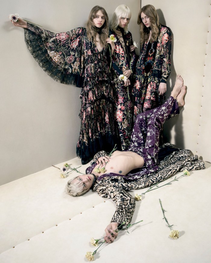 Besmetten omroeper diepgaand Roberto Cavalli's Fall 2016 Campaign is for the Free-Spirit in Us All -  Wardrobe Trends Fashion (WTF)