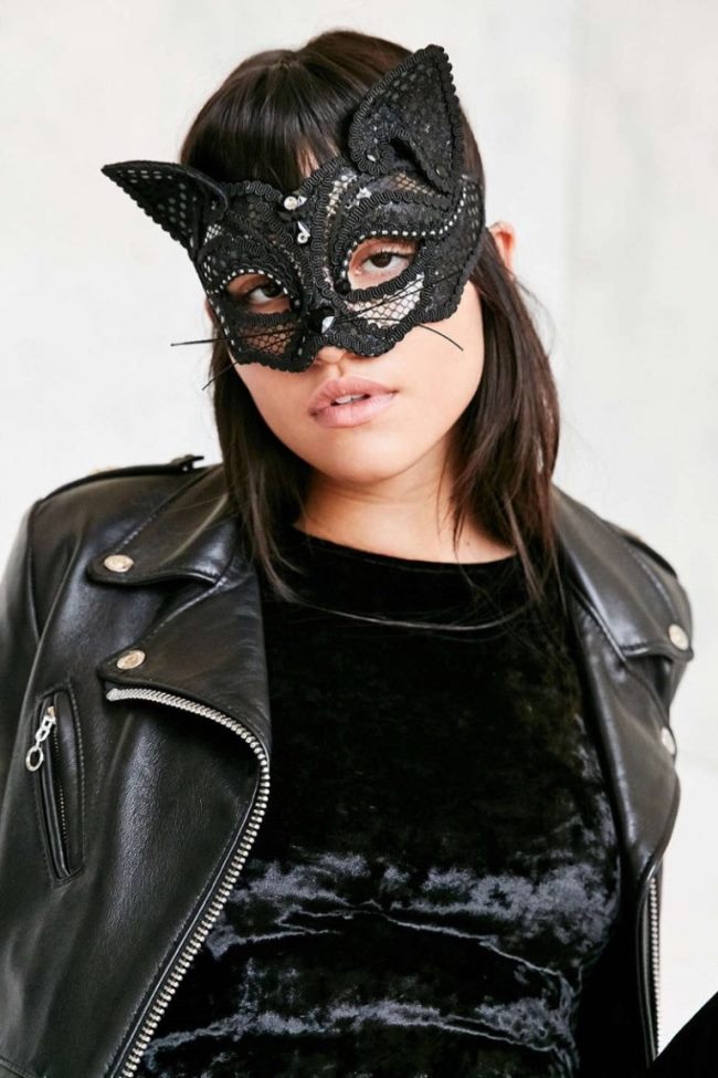 lace-black-cat-mask-uo