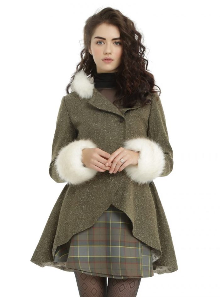 outlander-hot-topic-claire-riding-coat