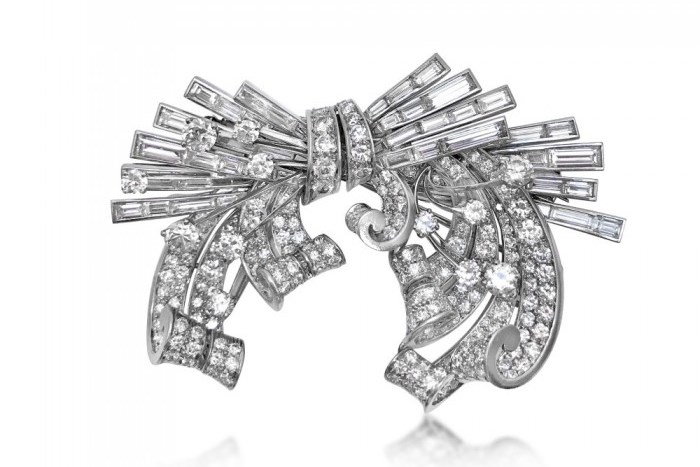 diamond-double-clip-brooch_trabert-hoeffer-mauboussin